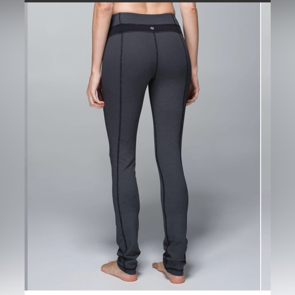 Lululemon Skinny Groove Pant (Print) Diamond Dot Black White / Black